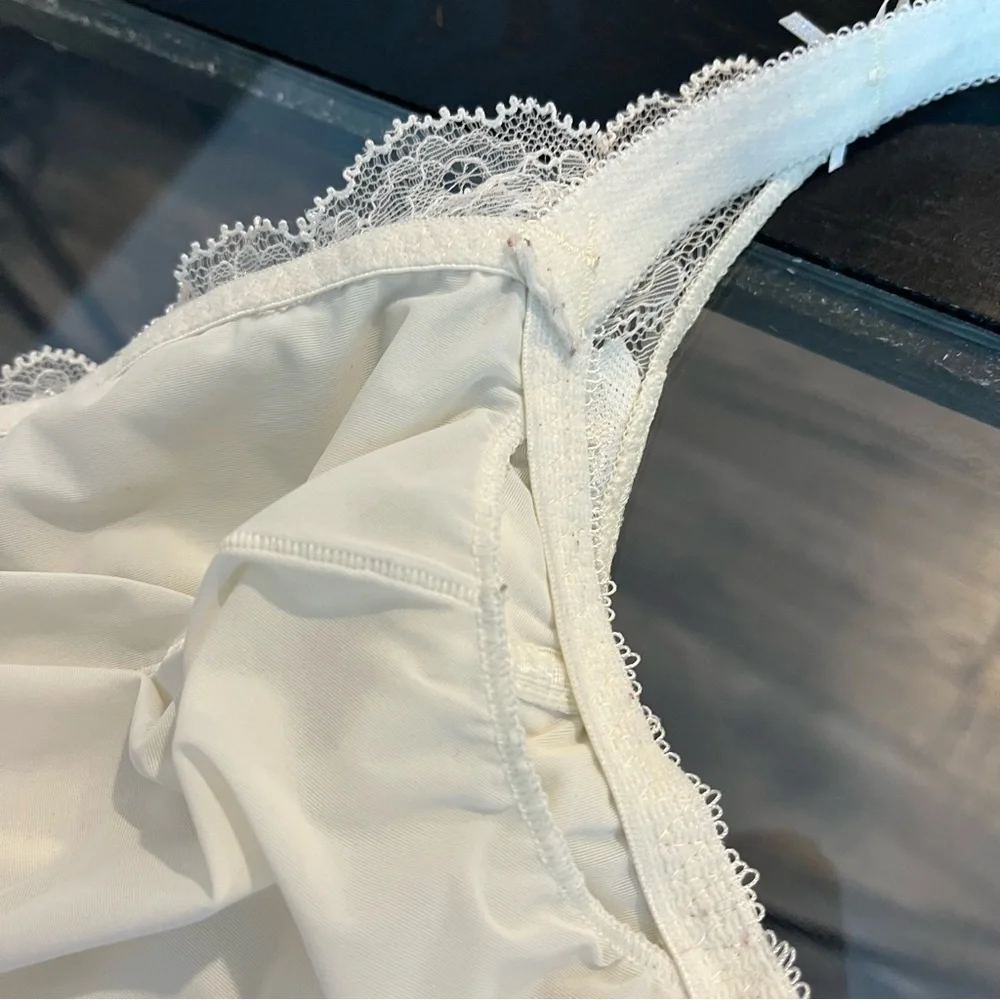 Amoena Aurelie Size 34D Wired Mastectomy Bra Lace & Gold Tone Detailing - Picture 10 of 15